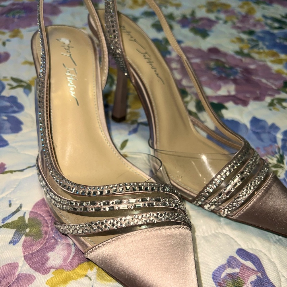 NEW Betsey Johnson Dora Blush Satin Rhinestone Pointed Toe Slingback Pumps 7.5